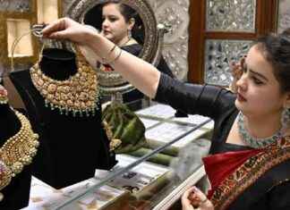 Akshaya Tritiya: Consumers Unfazed by Rising Gold Prices akshaya-tritiya-consumers-unfazed-by-rising-gold-prices