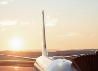 Navigating Operational Challenges: Solutions for Delta Flight DL275 Diverted at LAX Delta Flight DL275 diverted, DL275 LAX diversion, Delta emergency landing LAX, DL275 flight update, Delta diverted flight news, DL275 incident report, LAX airport flight diversion, Delta airline disruption